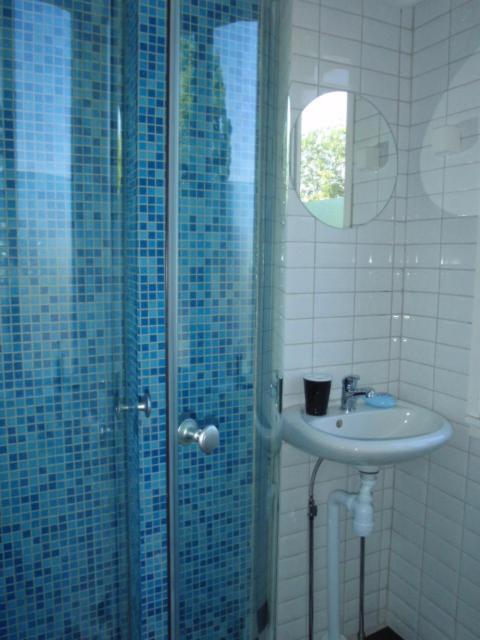 Gustav Bed & Kitchenette Hotel Gotemburgo Quarto foto