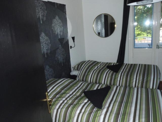 Gustav Bed & Kitchenette Hotel Gotemburgo Exterior foto